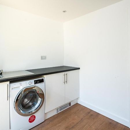 Villa Elegant 2Bd House With Garden And Decked Patio Londres Exterior foto