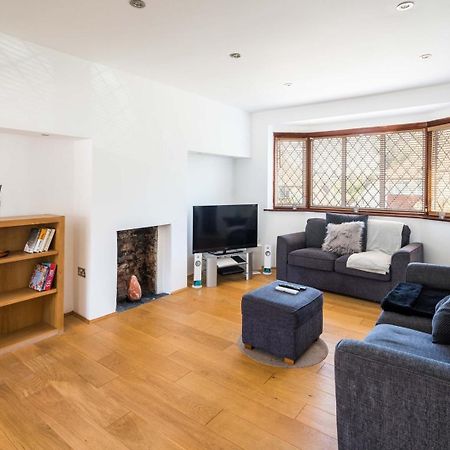 Villa Elegant 2Bd House With Garden And Decked Patio Londres Exterior foto