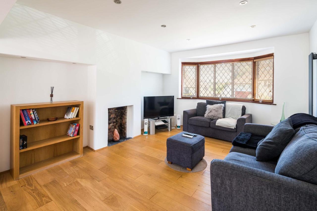 Villa Elegant 2Bd House With Garden And Decked Patio Londres Exterior foto