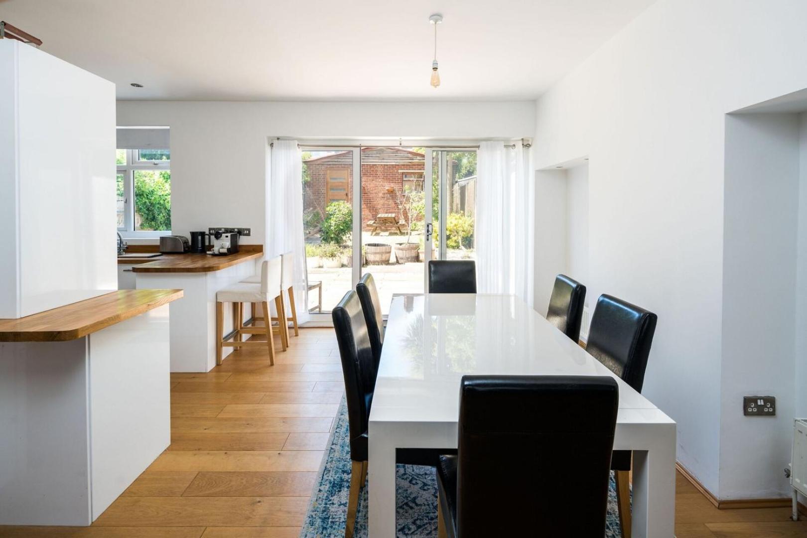 Villa Elegant 2Bd House With Garden And Decked Patio Londres Exterior foto