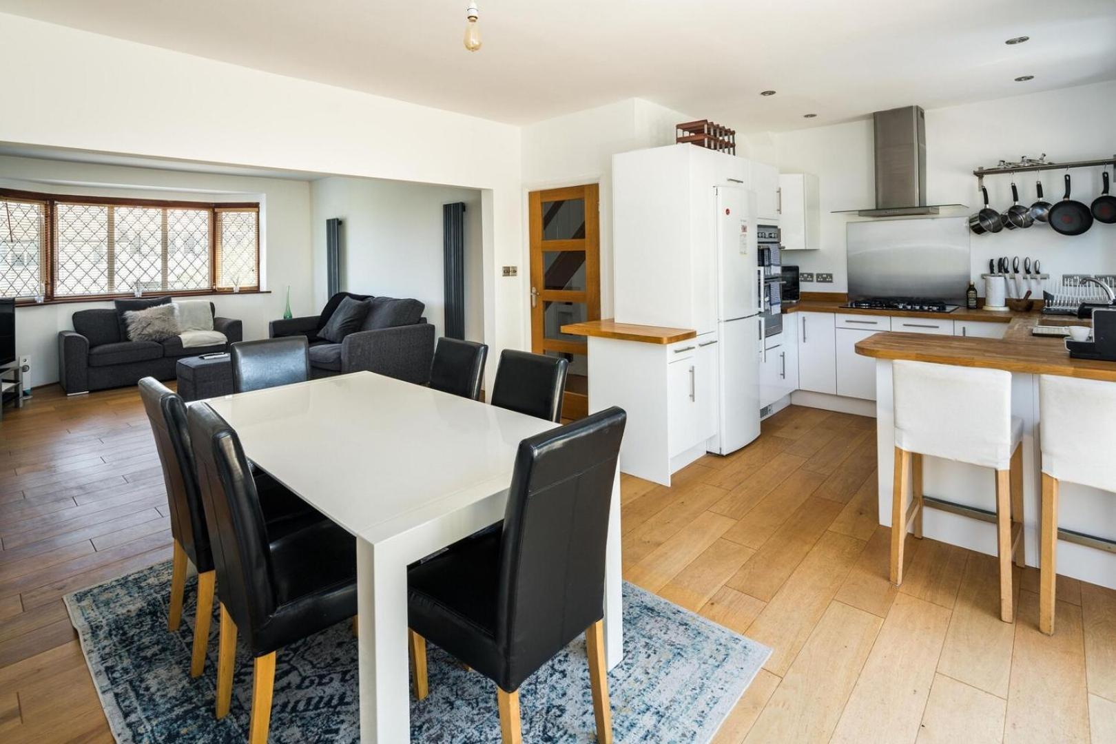 Villa Elegant 2Bd House With Garden And Decked Patio Londres Exterior foto